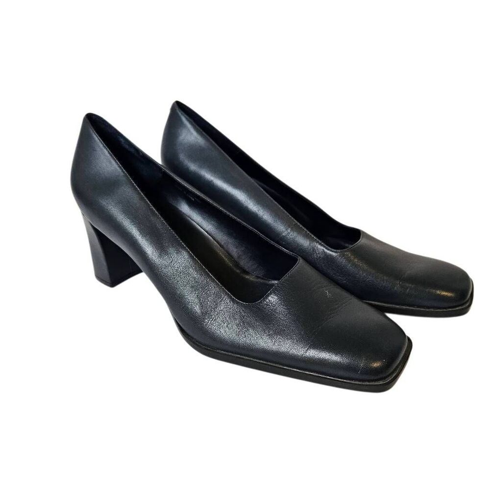 Aerosoles navy leather block heel, square toe pump. 9.5